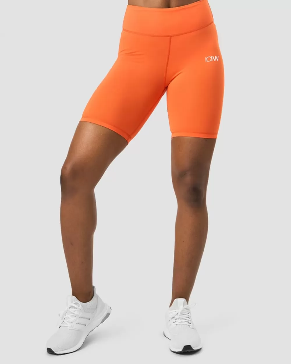 Women ICIW Scrunch V-shape Biker Shorts Orange