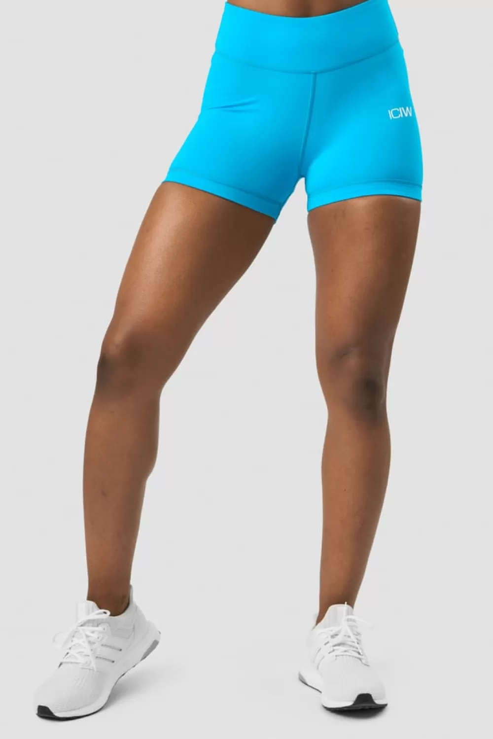 Women ICIW Scrunch V-shape Tight Shorts Blue