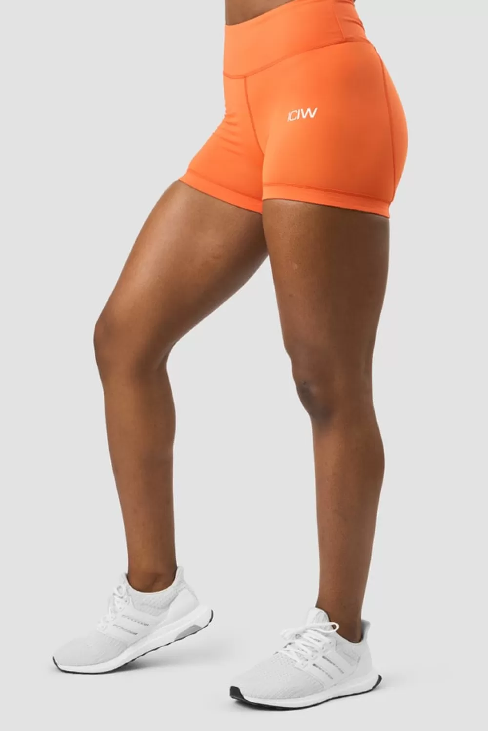 Women ICIW Scrunch V-shape Tight Shorts Orange