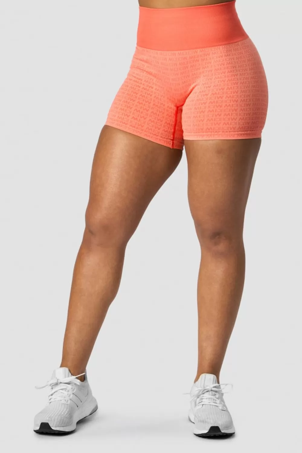 Women ICIW Signature Seamless Shorts Peach