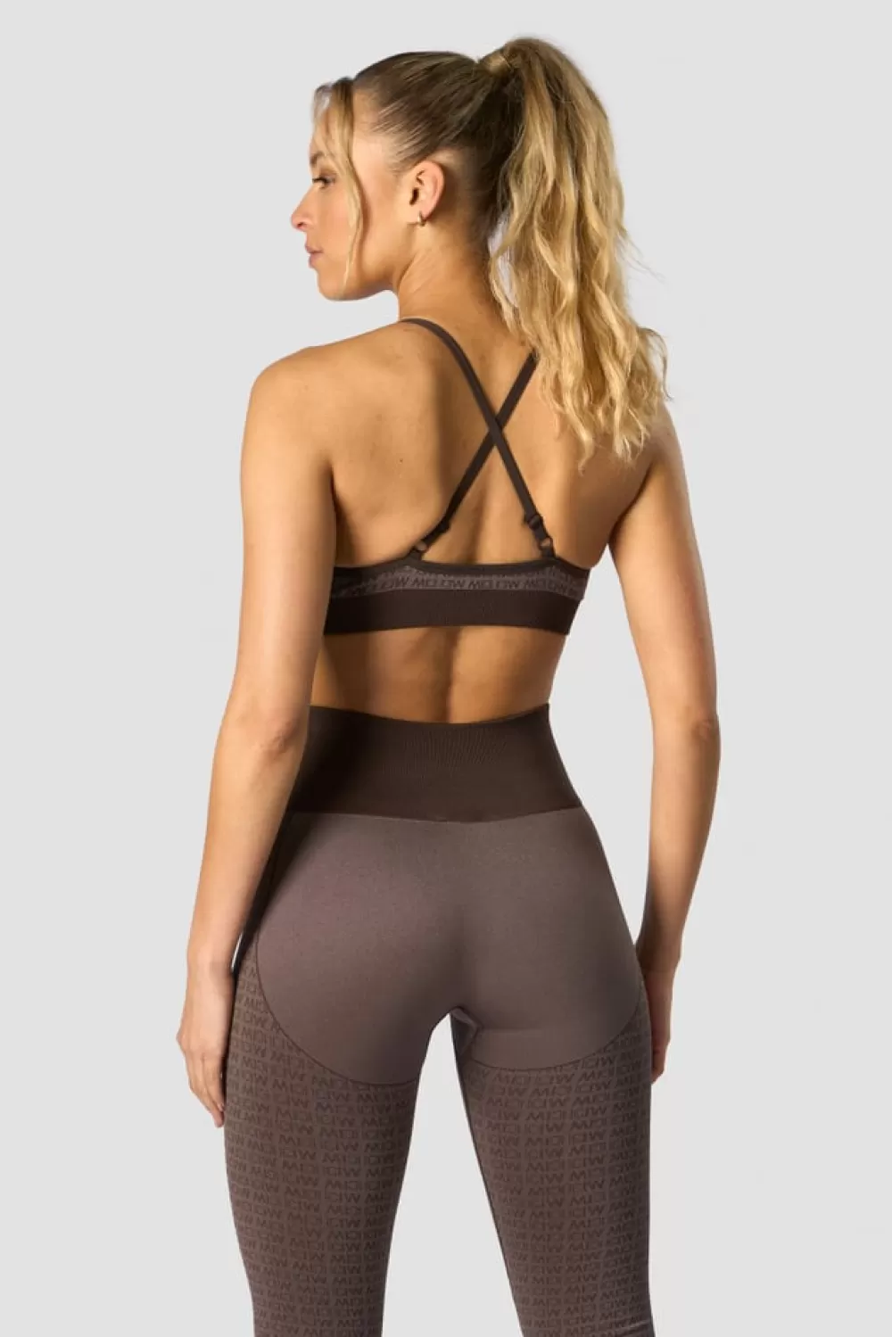 Women ICIW Signature Seamless Sports Bra Dark Brown