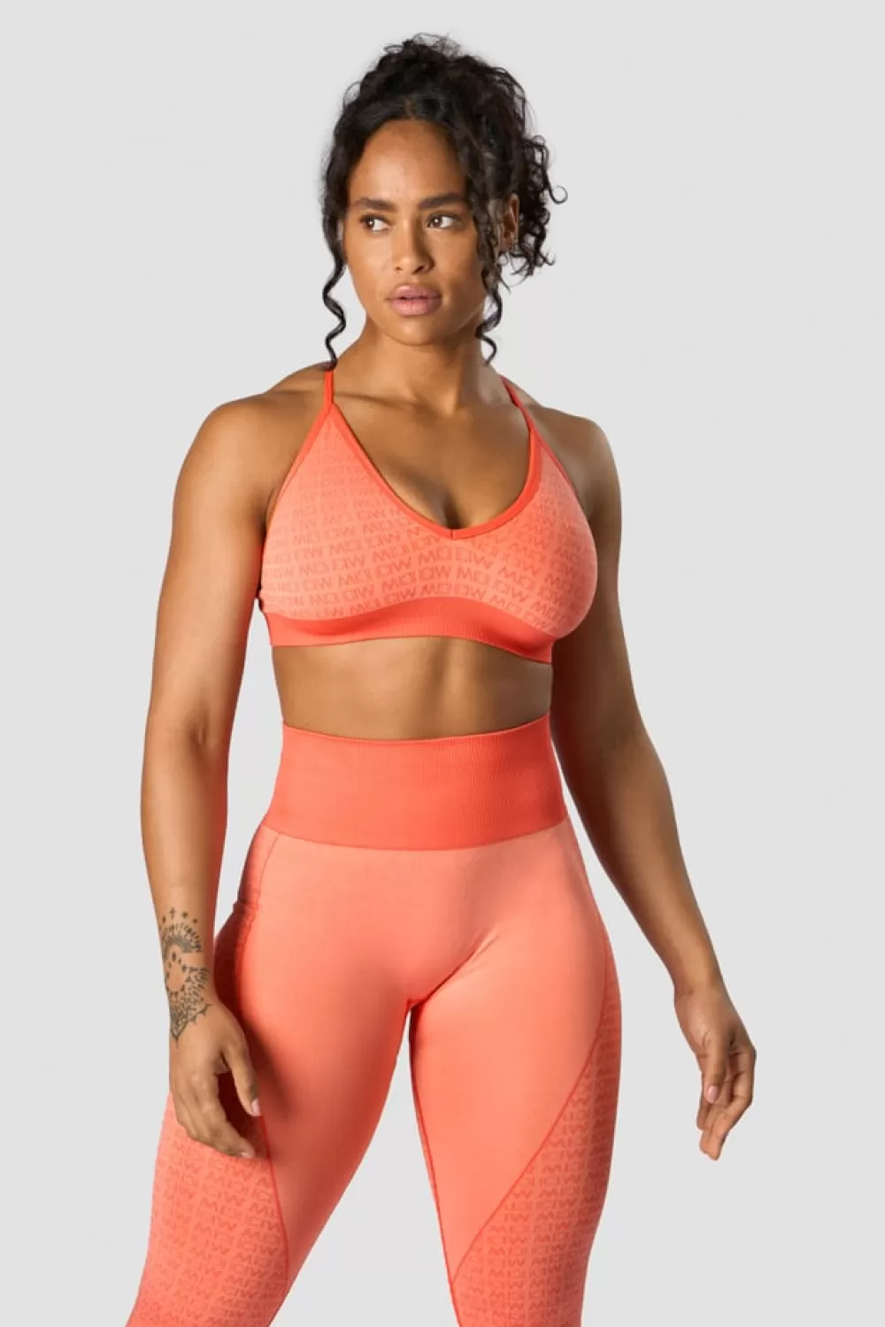 Women ICIW Signature Seamless Sports Bra Peach