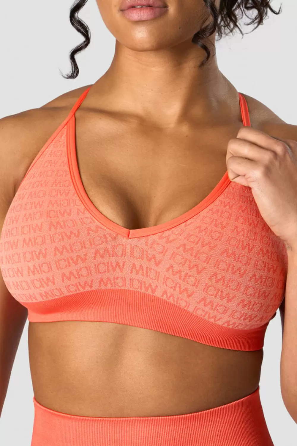 Women ICIW Signature Seamless Sports Bra Peach