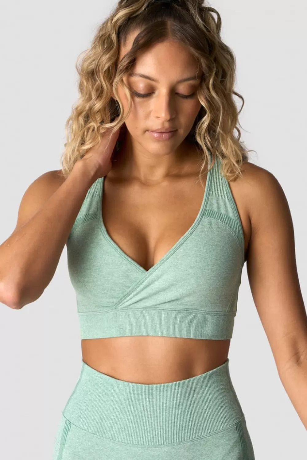 Women ICIW Soft Seamless Adjustable Sports Bra Light Green Melange