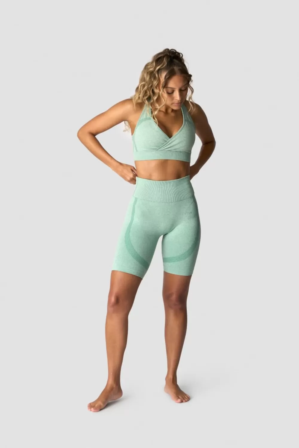 Women ICIW Soft Seamless Biker Shorts Wmn Light Green Melange