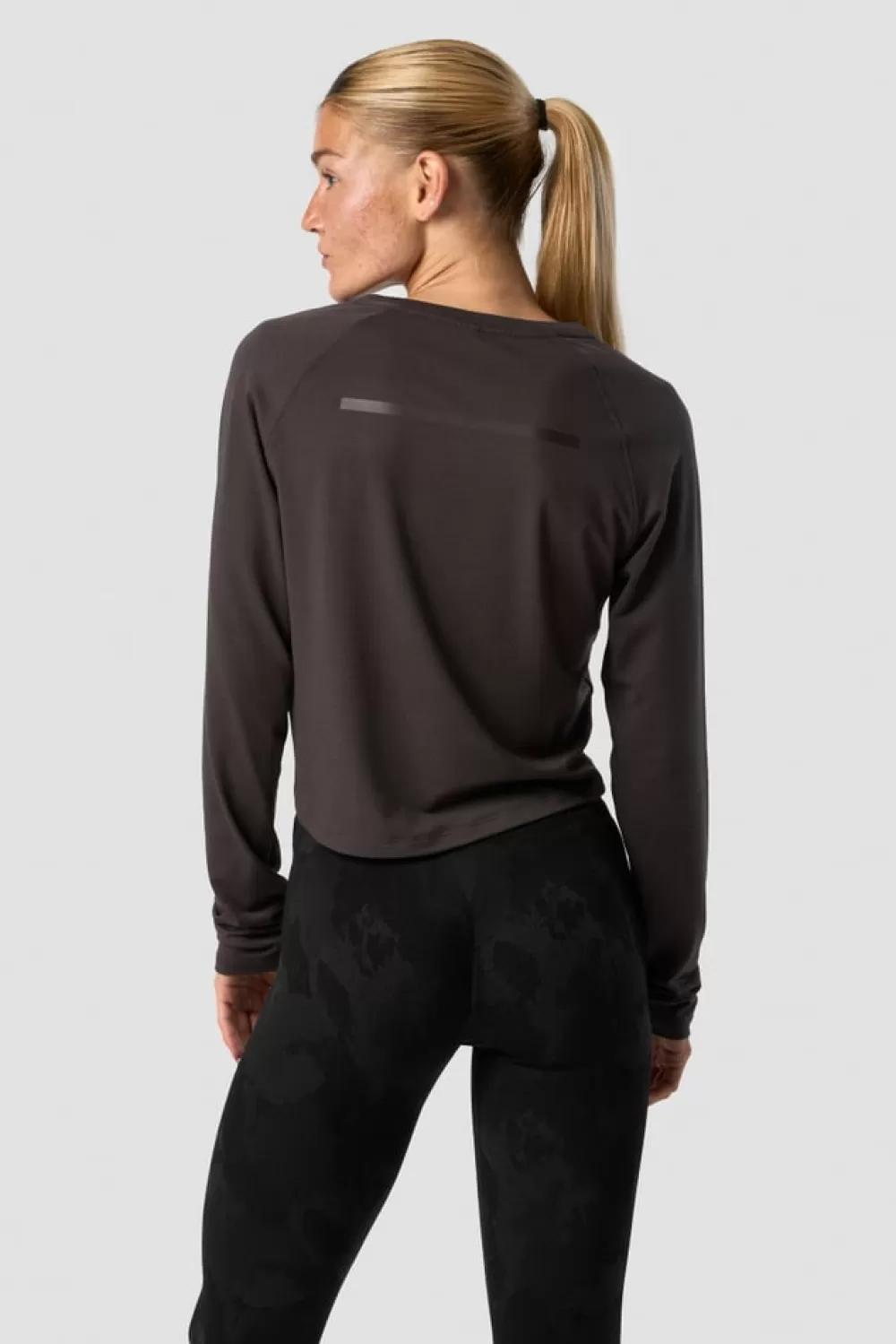 Women ICIW Stride Cropped Long Sleeve Wmn Charcoal