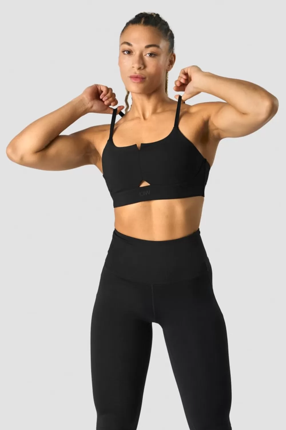 Women ICIW Stride Strappy Sportsbra Black