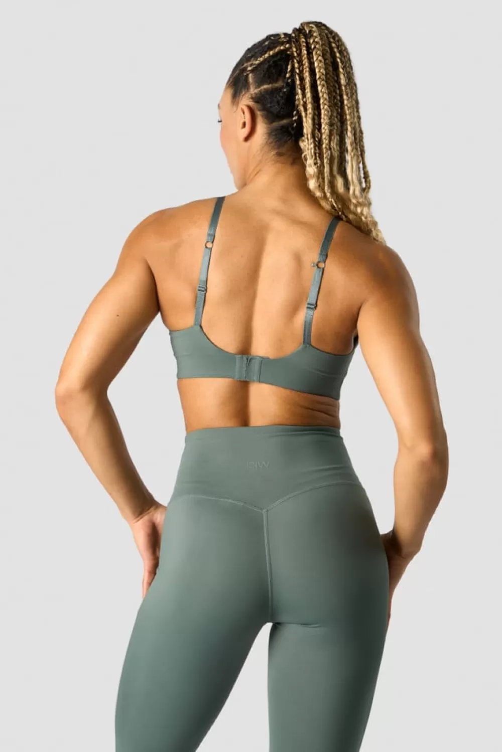 Women ICIW Stride Strappy Sportsbra Sea Green