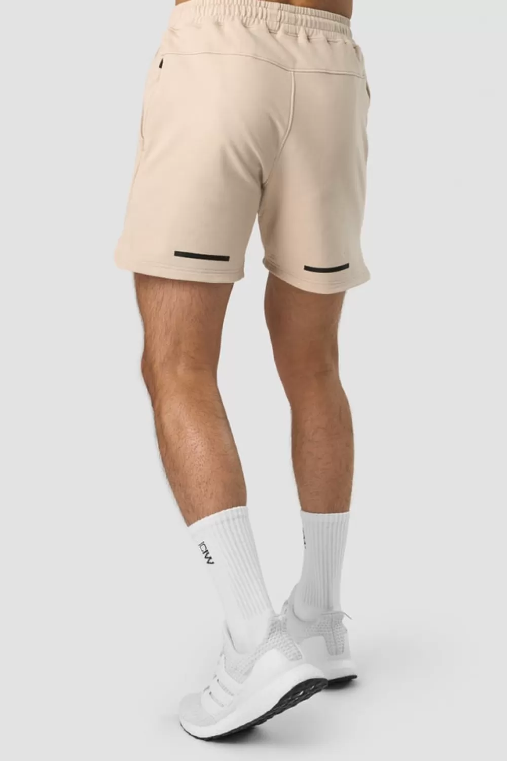 ICIW Stride Sweat Shorts Men Beige