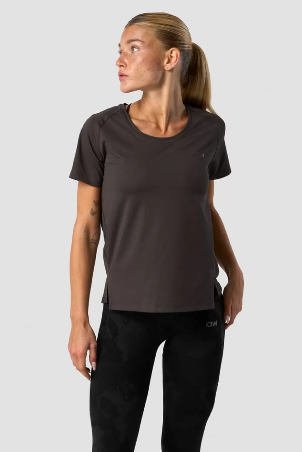 Women ICIW Stride T-shirt Wmn Charcoal