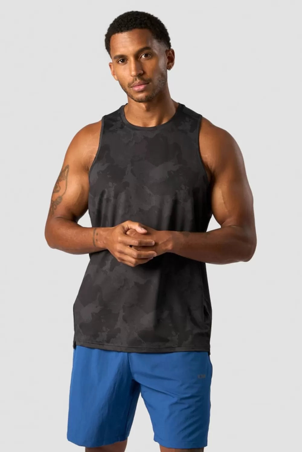 ICIW Training Club Tank Top Men Black Camo