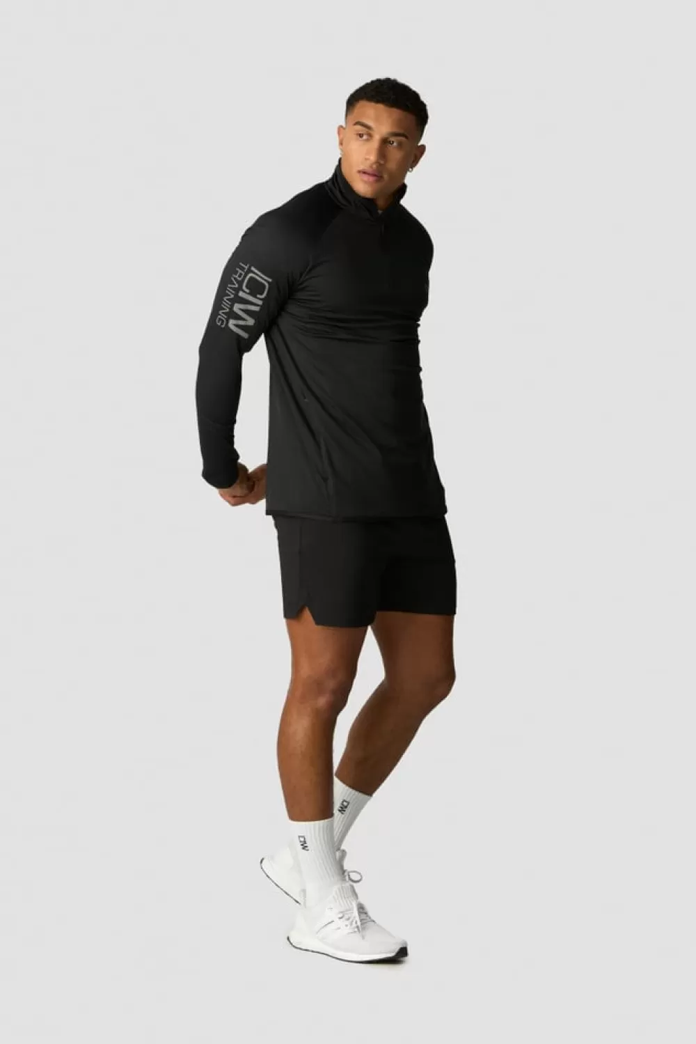 ICIW Ultimate Training 1/4 Zip Black