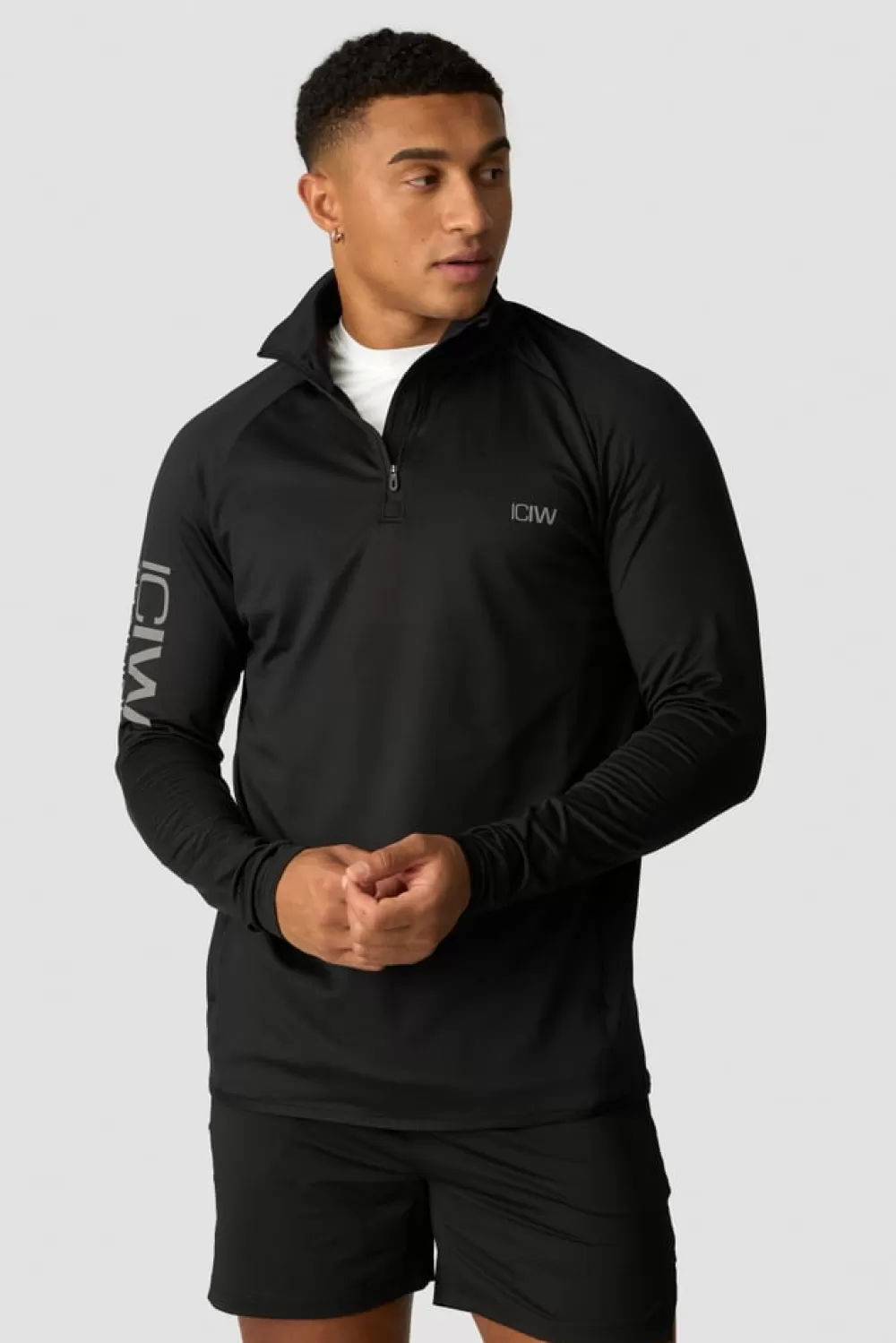 ICIW Ultimate Training 1/4 Zip Black