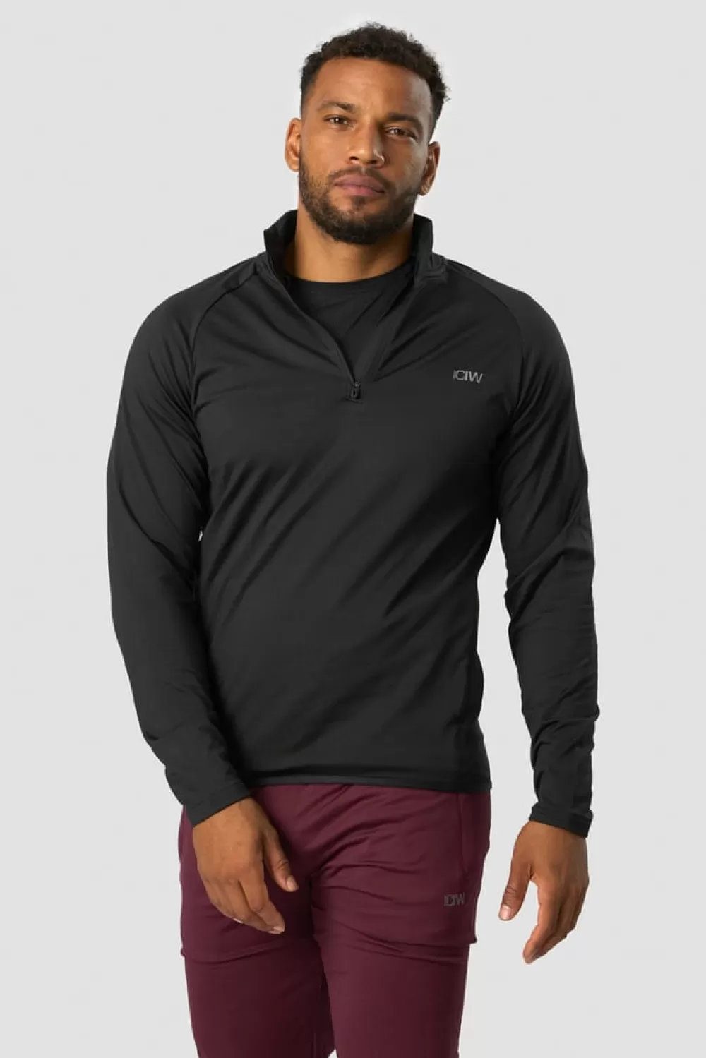 ICIW Ultimate Training 1/4 Zip Black